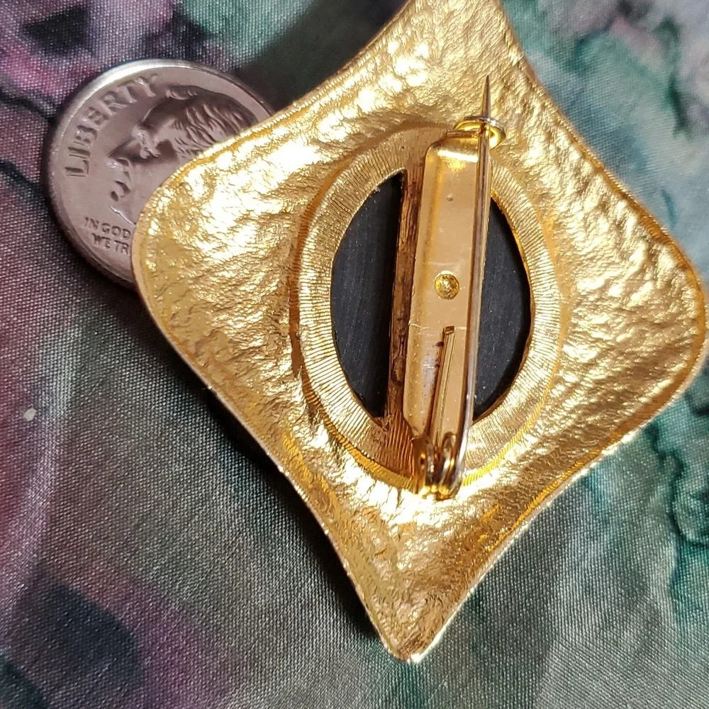 Vintage cameo pin